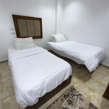 Full Pyramids View Apartment With Balcony For 8 P Kafret el-Gabal Zewnętrze zdjęcie