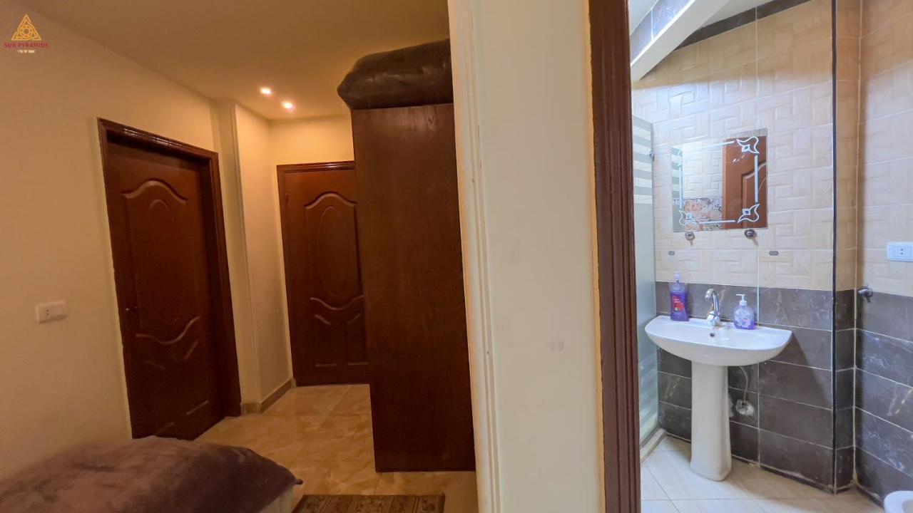 Full Pyramids View Apartment With Balcony For 8 P Kafret el-Gabal Zewnętrze zdjęcie