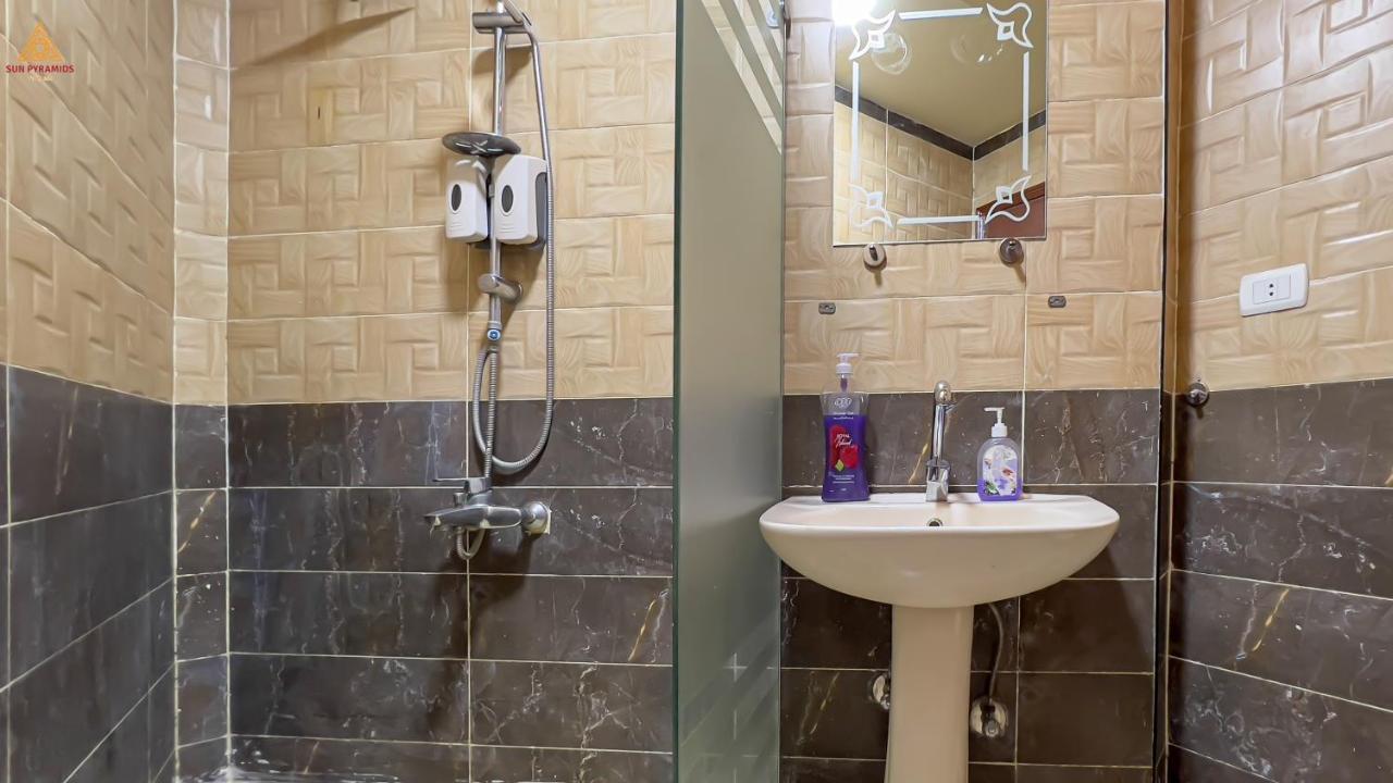Full Pyramids View Apartment With Balcony For 8 P Kafret el-Gabal Zewnętrze zdjęcie
