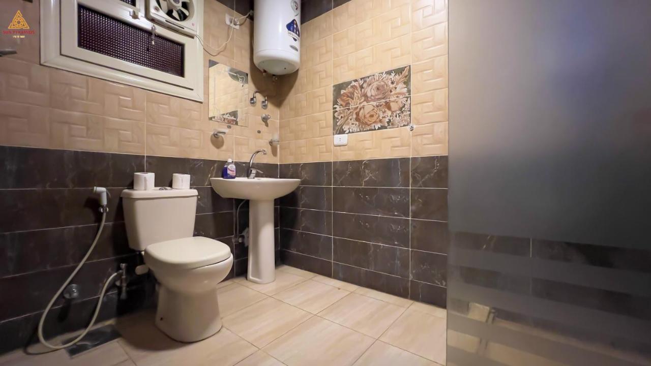 Full Pyramids View Apartment With Balcony For 8 P Kafret el-Gabal Zewnętrze zdjęcie