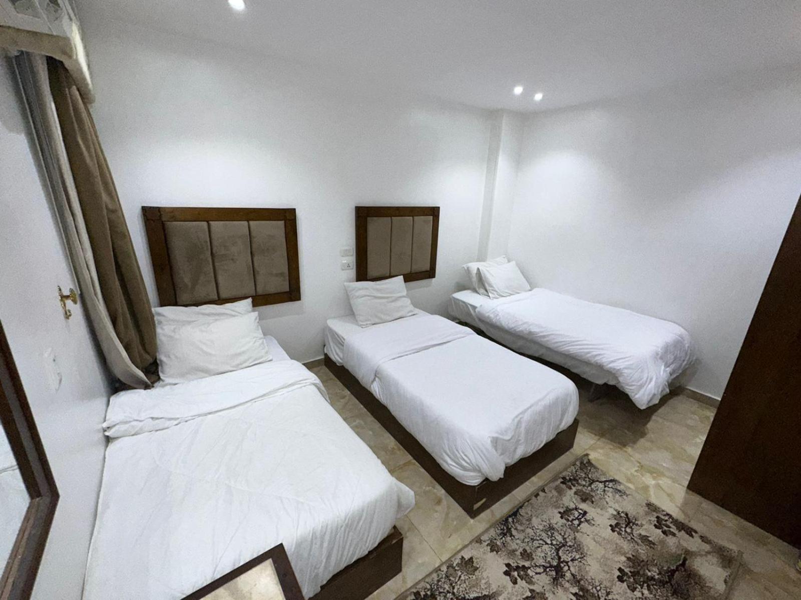 Full Pyramids View Apartment With Balcony For 8 P Kafret el-Gabal Zewnętrze zdjęcie