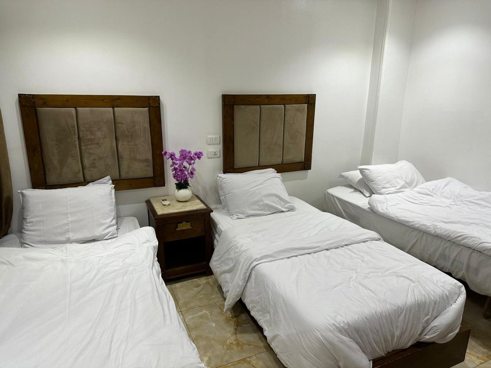 Full Pyramids View Apartment With Balcony For 8 P Kafret el-Gabal Zewnętrze zdjęcie