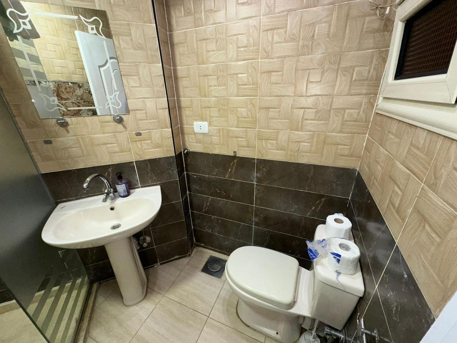 Full Pyramids View Apartment With Balcony For 8 P Kafret el-Gabal Zewnętrze zdjęcie