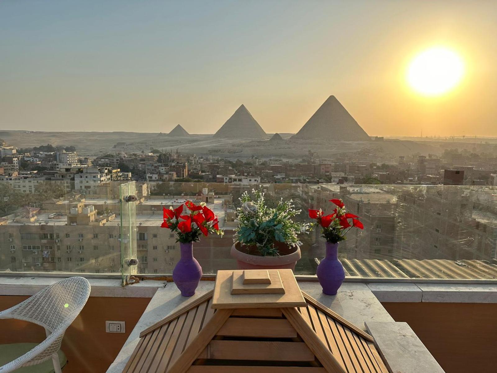 Full Pyramids View Apartment With Balcony For 8 P Kafret el-Gabal Zewnętrze zdjęcie